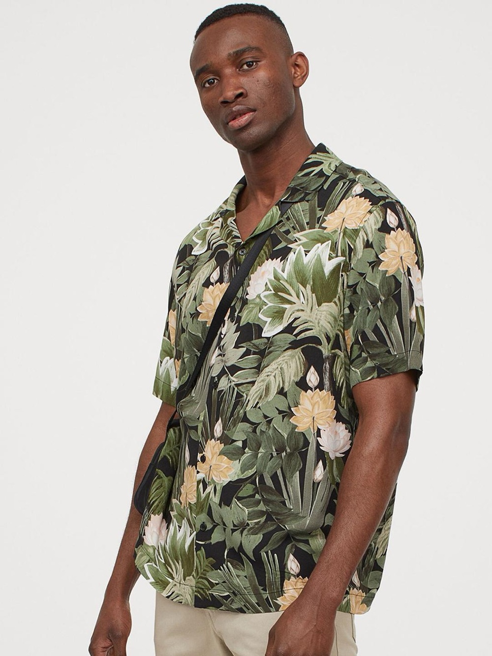 H&M Black and Green Tropical Floral Short-Sleeve Button Shirt
